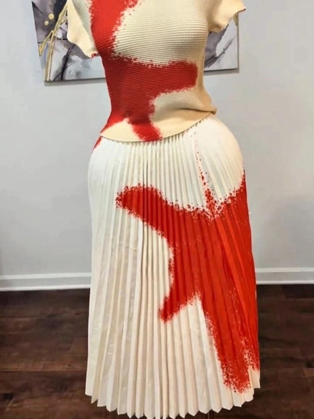 OS- Abstract Skirt set in Cream & Red